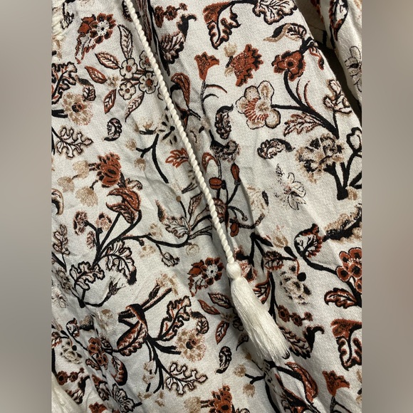 Lucky Brand - Boho Floral Tasseled Top NWOT - Picture 3 of 9